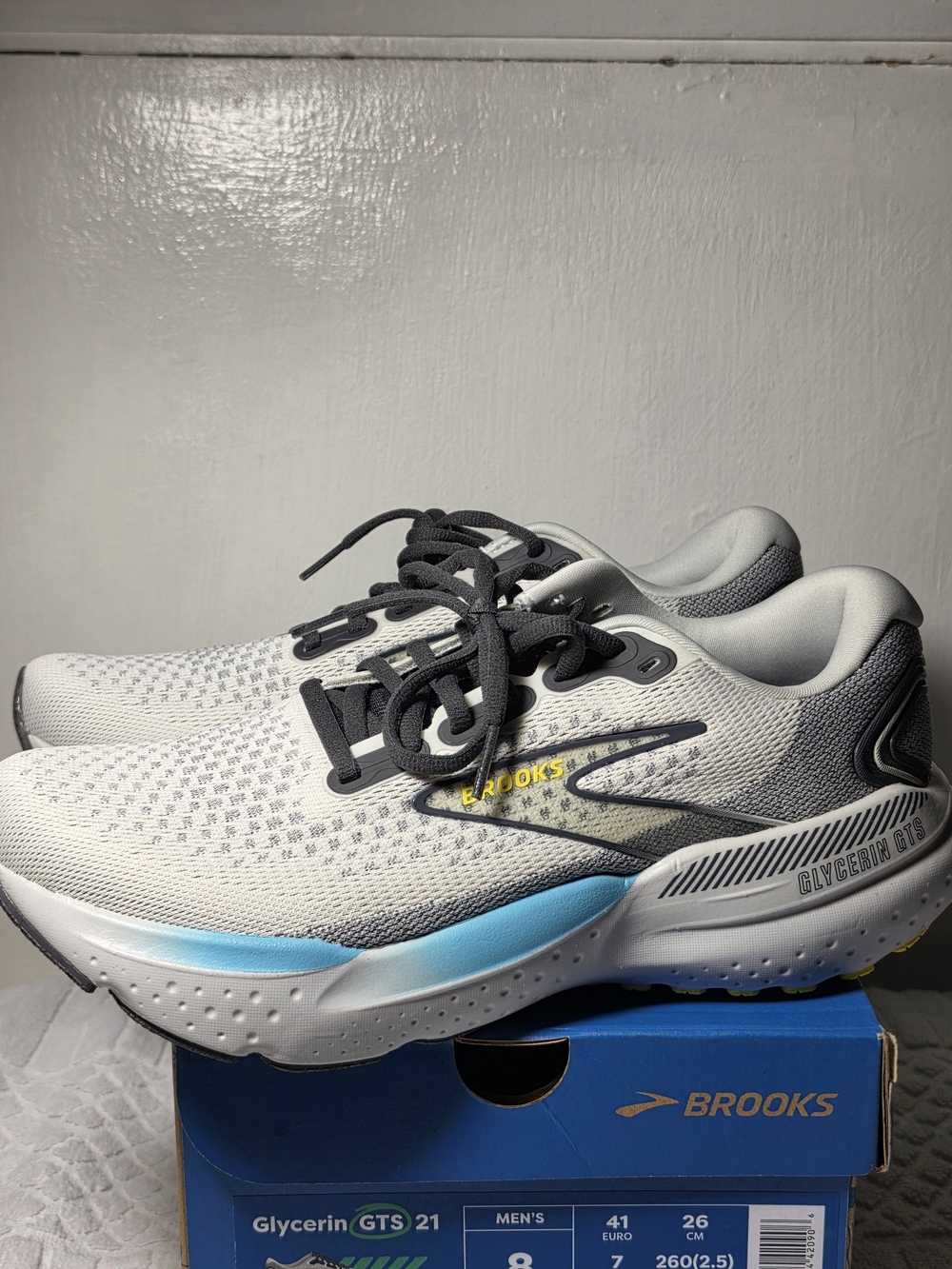 Brooks Men's Glycerin GTS 21 Running Shoes - Light Gray with Blue Accent